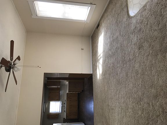 5th image of 200 N Humbolt Ave