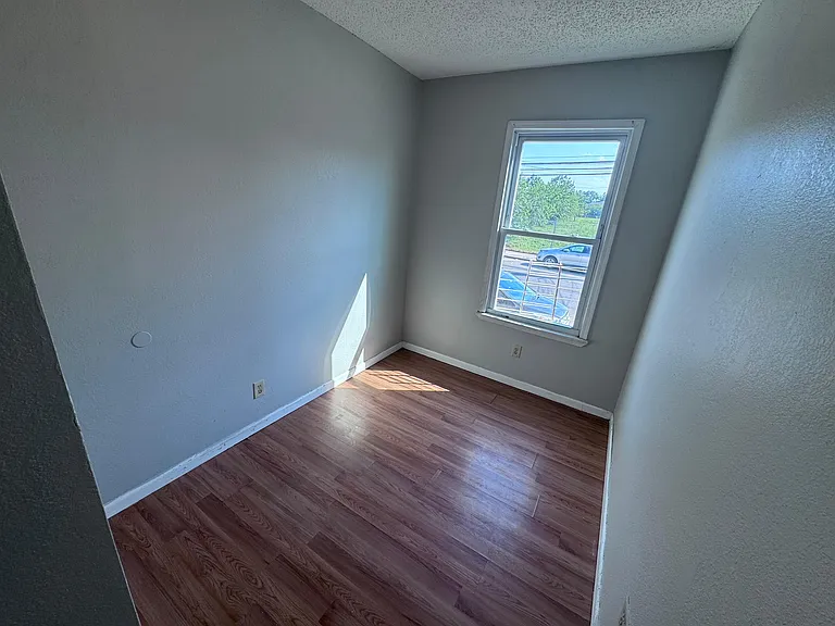 457 Hawthorne Ave #G2 — Photo 4