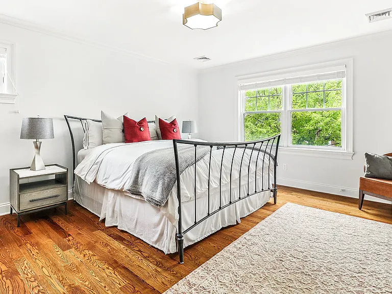 10 Nautilus Pl — Photo 11