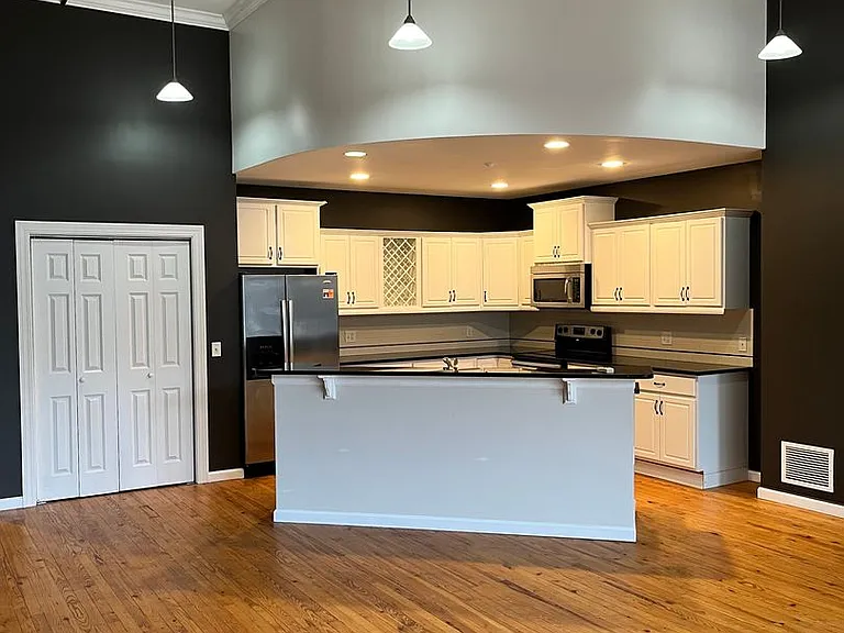 HUGE Downtown Loft 2 Bedrooms, 2 Bathrooms in Syracuse — Photo 5