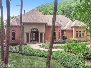 9405 Foley Xing, Fenton, MI 48430