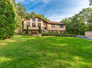 62 Big Horn Rd, Shelton, CT 06484