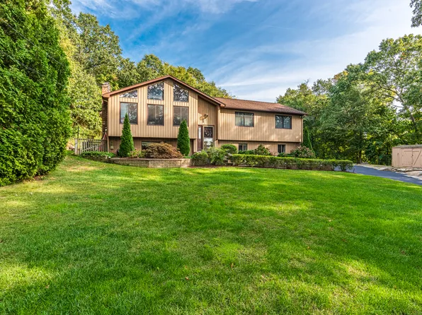 62 Big Horn Road, Shelton, CT 06484