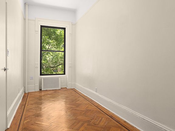 3rd image of 4 W 90th St APT 1C