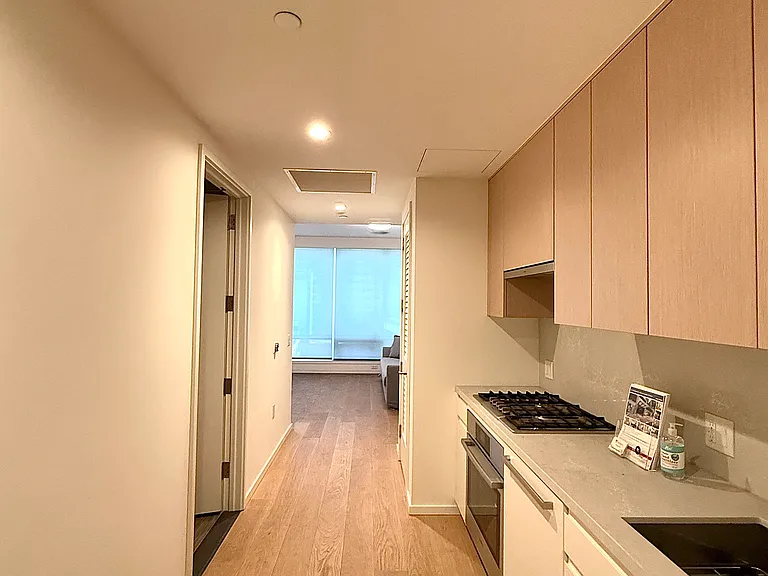 877 Francisco St #625 — Photo 2