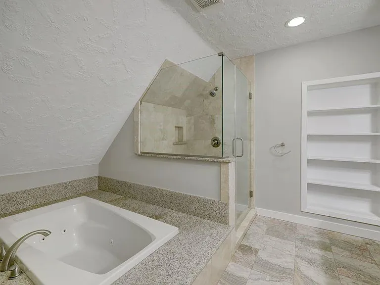 3605 Plumb St — Photo 18