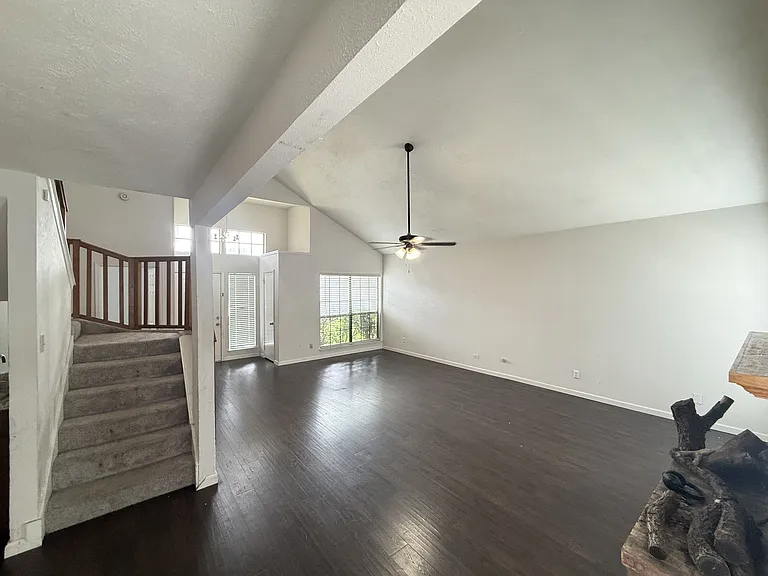 1616 Fannin Cir — Photo 5