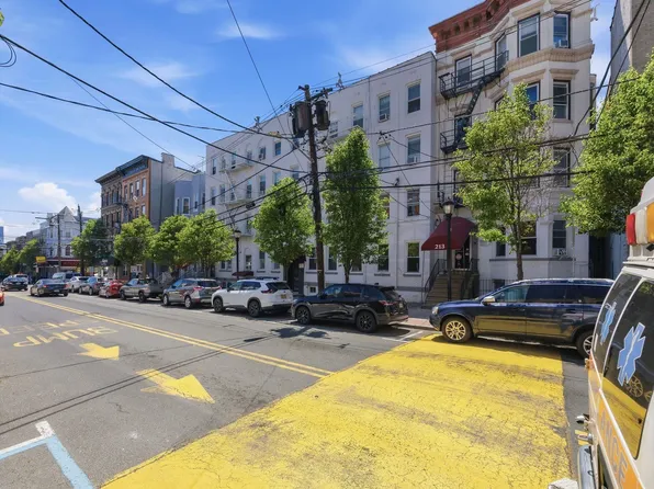 213 48th St APT B3, Union City, NJ 07087