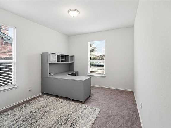 5th image of 282 Crimson Ln