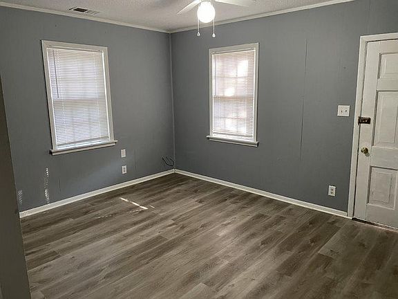 4th image of 3528 Mayflower Ave