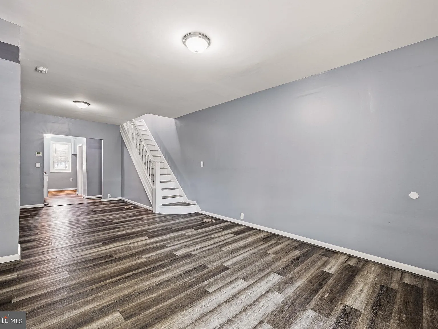 3 bed, 1.5 bath, 1200 sqft, $1,600 — Photo 4