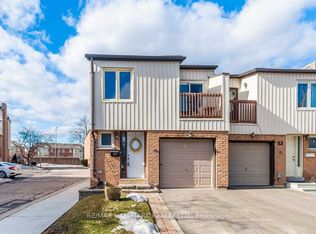 15 Guildwood Pkwy #34, Toronto, ON M1E 4Y8