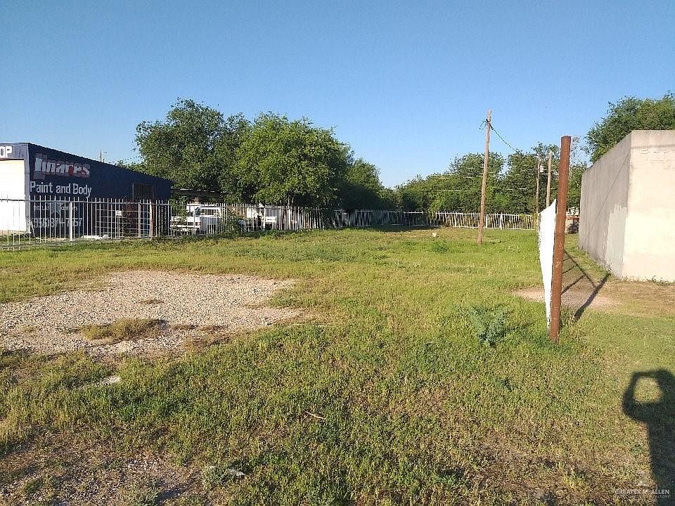 1st image of 1004 N Alton Blvd