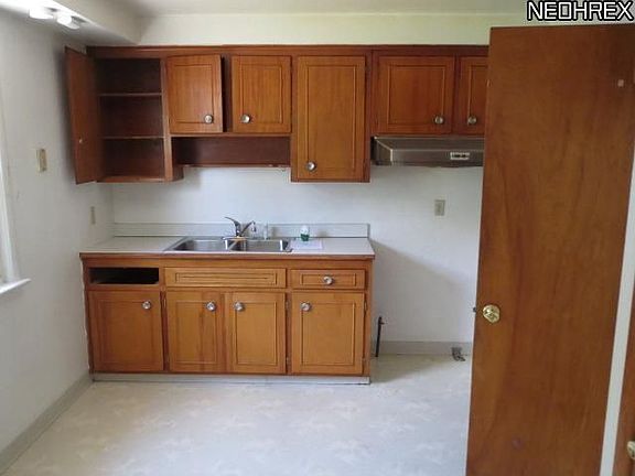 5th image of 4601 E 104th St