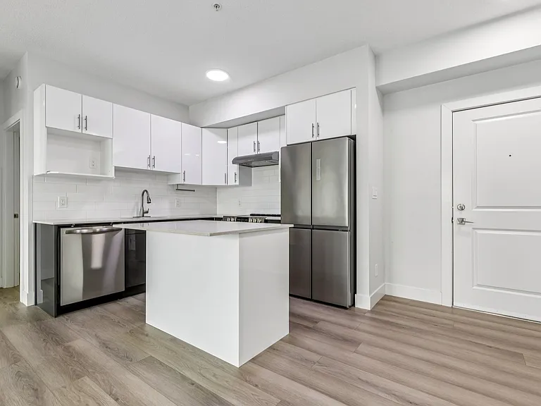 823 Daniels Way SW — Photo 36