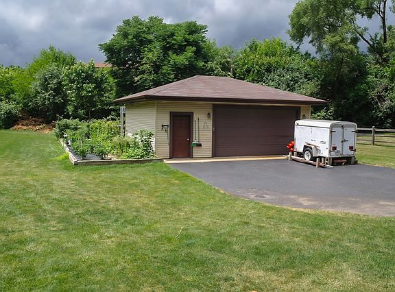 4th image of 1760 N Lee Ct