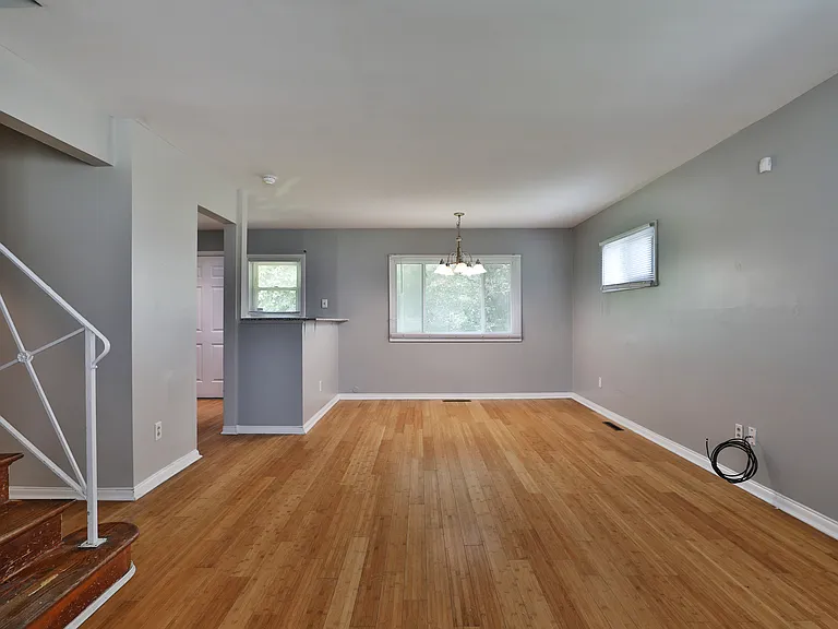2353 Hanna Dr — Photo 7