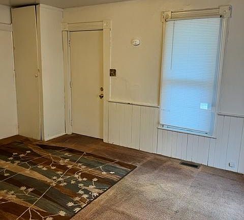 4th image of 127 Crippen St #A