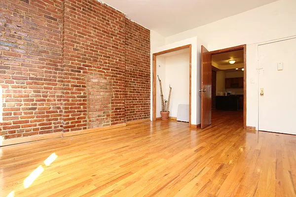 Rented by Nooklyn NYC LLC | media 24