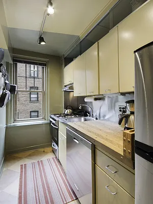 Sold by Sotheby's International Realty | media 17