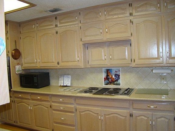 5th image of 1703 E Broadway St