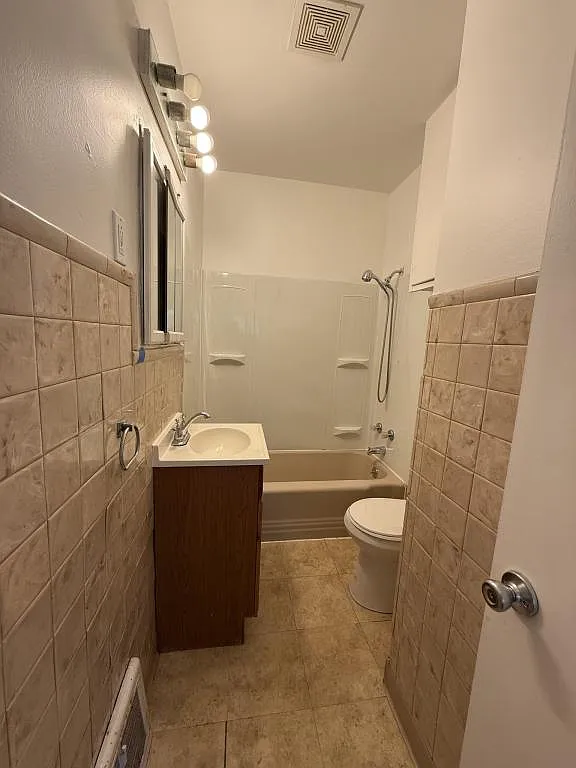 940 Stocker Ave — Photo 4