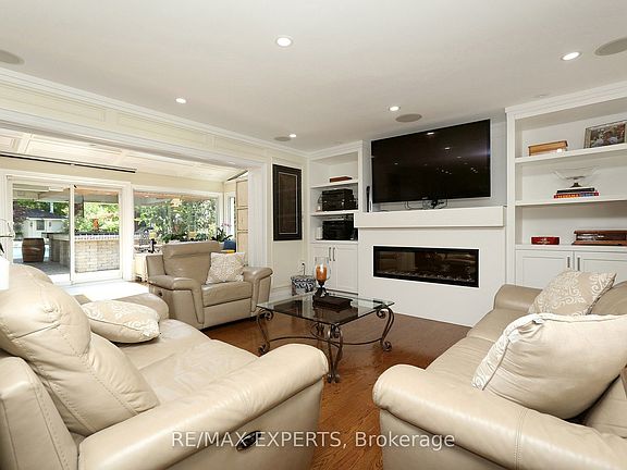5th image of 57 Francis St