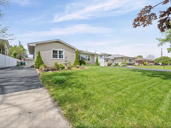 740 N Michigan St, Elmhurst, IL 60126
