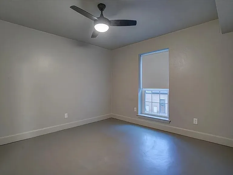 6000 N Brookline Ave #60 — Photo 2