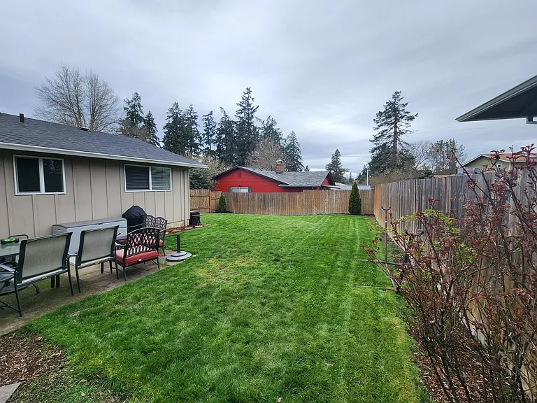 6085 SW 172nd Ave — Photo 2