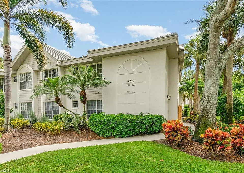 4111 Lake Forest Dr #523