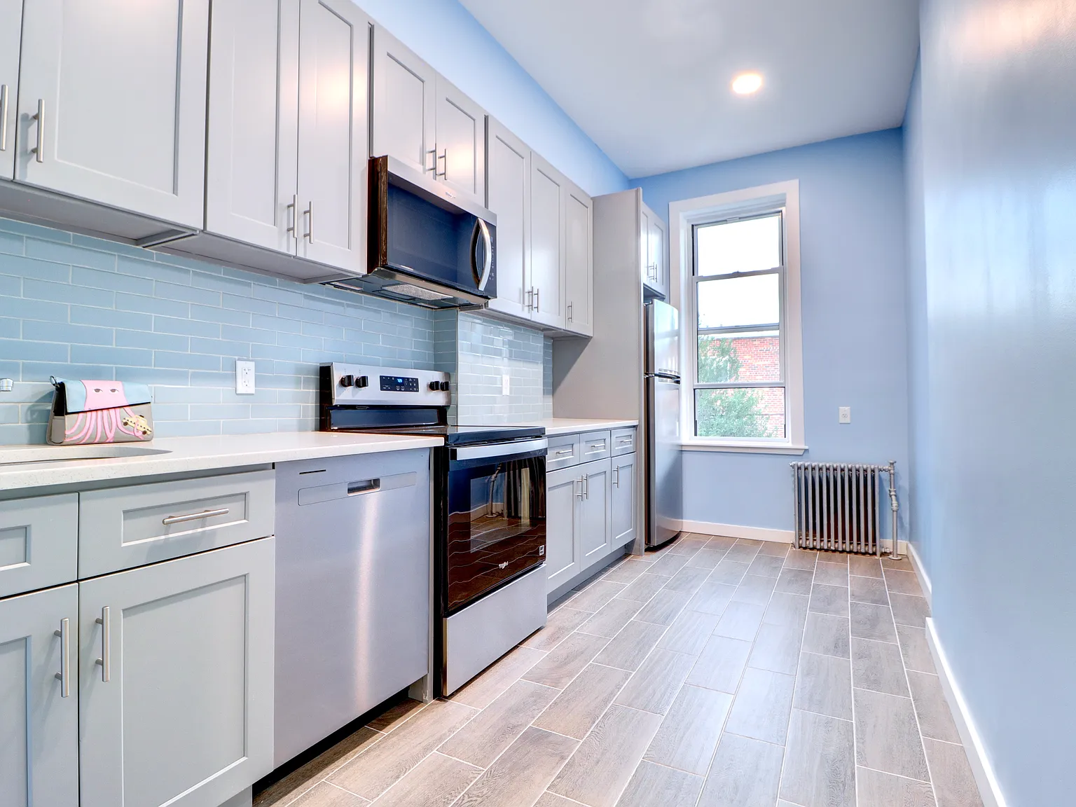 3 bed, 1000 sqft, $3,400 — Photo 4