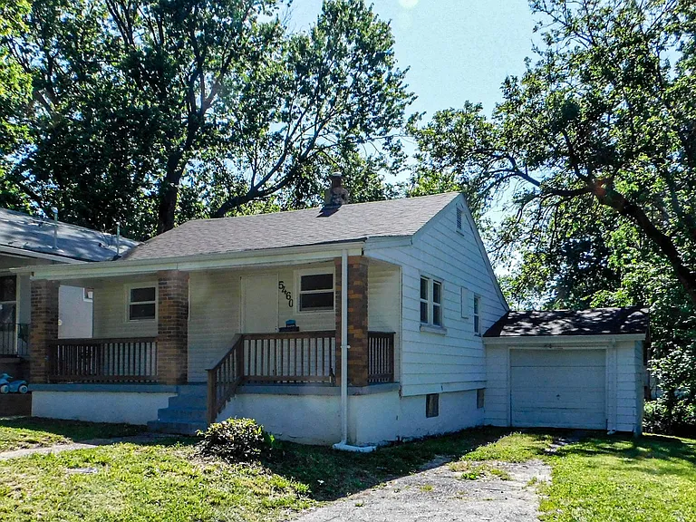 5460 Hamilton Ave — Photo 2