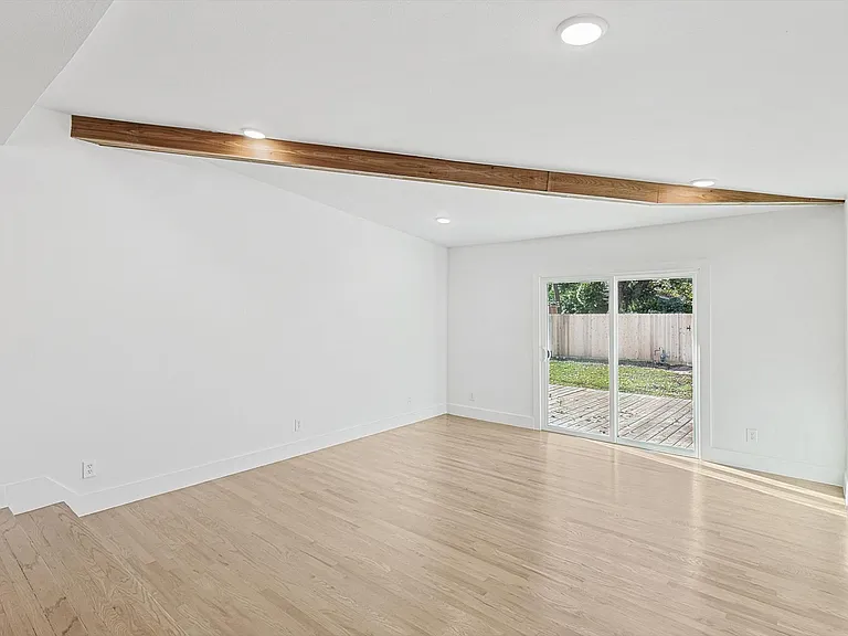 6912 Clemson Dr — Photo 21
