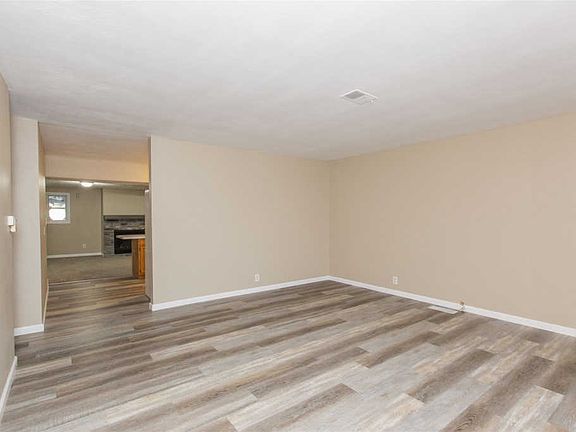 5th image of 5221 W Washington St