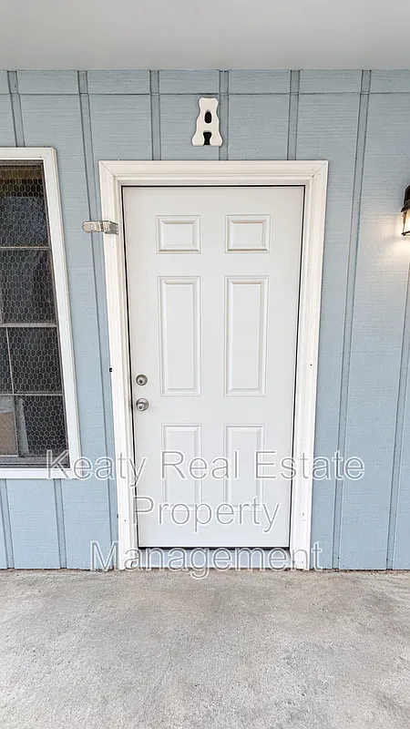 108 Meudon St — Photo 1