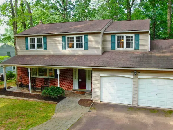 917 Crest Rd, Lansdale, PA 19446