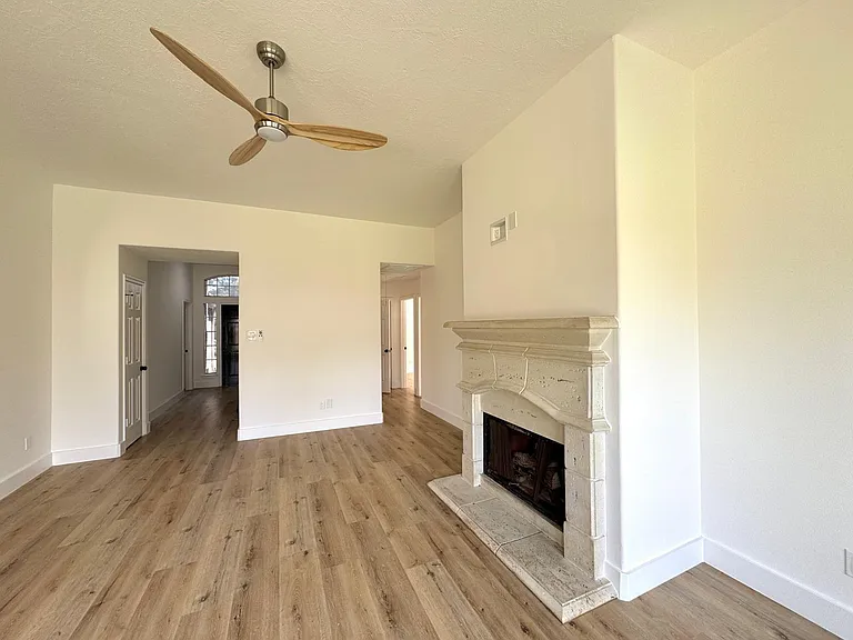 6427 Liberty Valley Dr — Photo 42