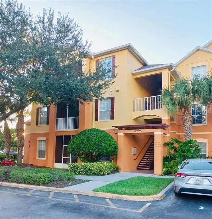 3 bed, 2.0 bath, 1248 sqft, $2,100 — Photo 1