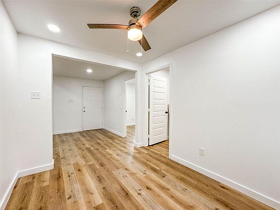 5th image of 2223 N San Antonio St