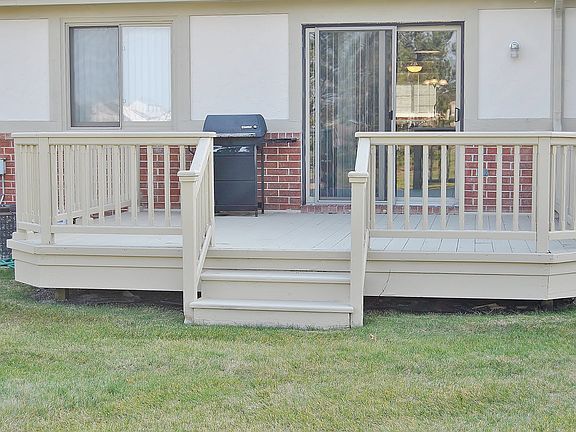 4th image of 18433 Greenmeadow Dr