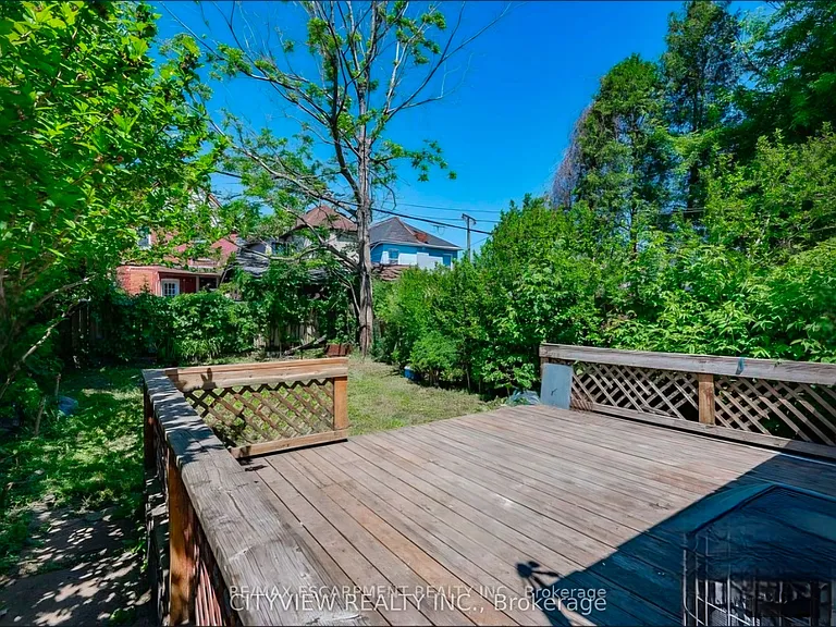 281 Wentworth St N — Photo 13