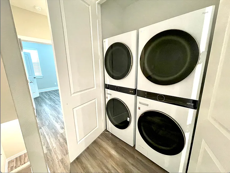 401 Park Pl — Photo 10