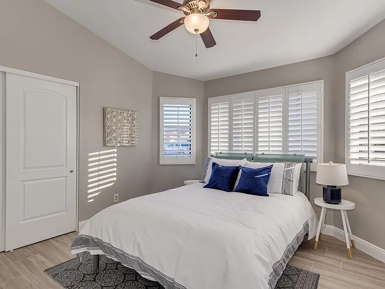 6218 E Waltann Ln — Photo 13