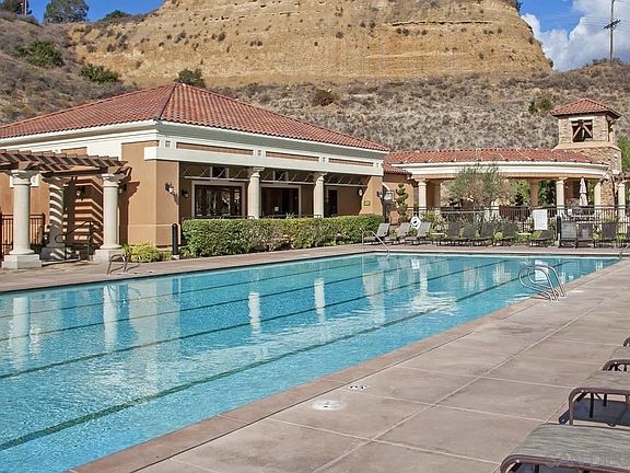 4th image of 2847 Escala Cir