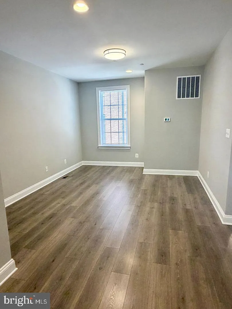 43 E Gordon St — Photo 4