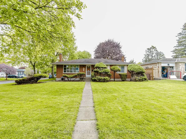 15 Cumberland Cres, London, ON N5X 1B7