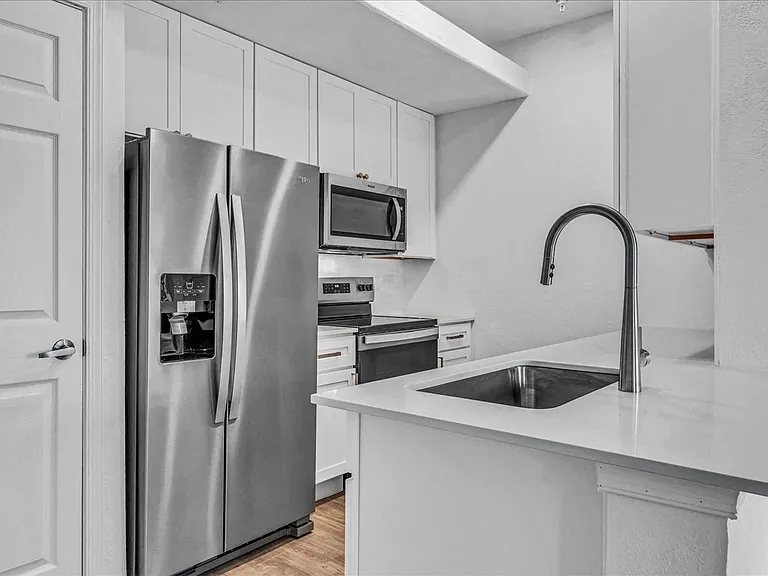 The Vinings Apartments — Photo 6