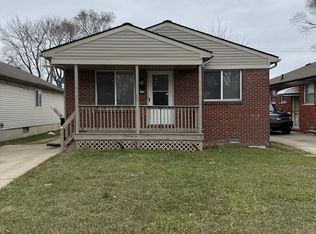 17551 E Ten Mile Rd, Roseville, MI 48066