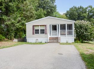 15 Oak Hill Dr, Hampstead, NH 03841